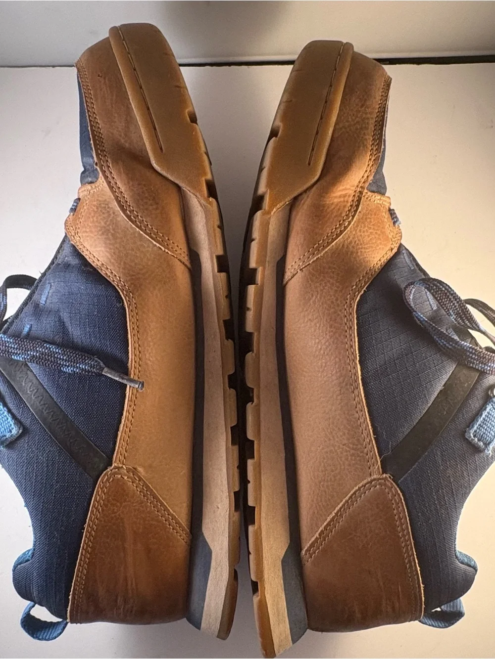 Forsake Banks‎ Low Men 9.5 Hiking Shoes Sneakers Navy / Brown Leather Waterproof